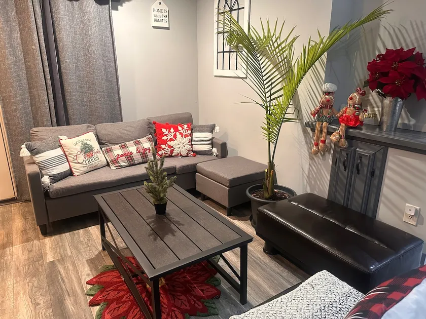Spacious 2BR w/ King Bed, Queen bed and a Twin bed - Image 1