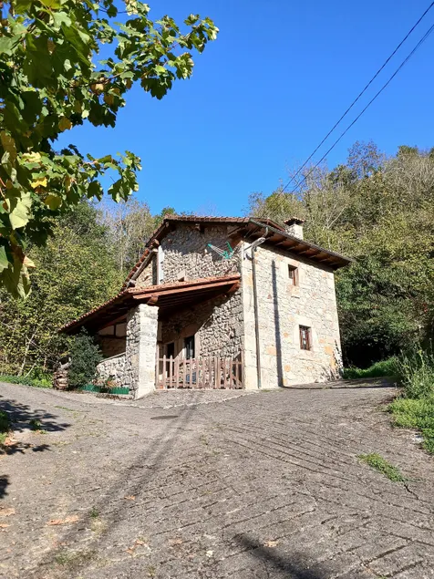 Casa La Cuesta. Viewpoint of Picos - Image 1