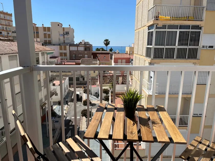 An apartment with an ocean view - Image 1