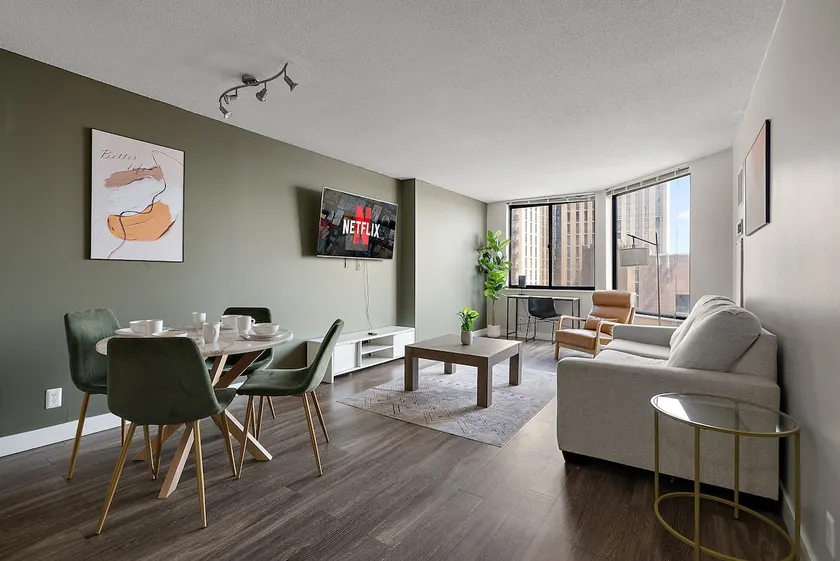 Elevate Stay w/ Free Parking • Pool • Gym • Lounge - Image 1