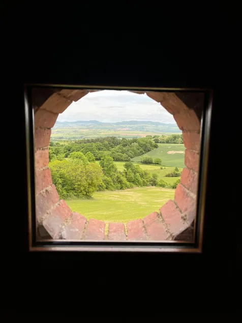 Atypical hut - Image 1