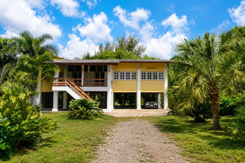 Beachside Estate-Pet Friendly-Fast Wifi BaanJoyful - Image 1
