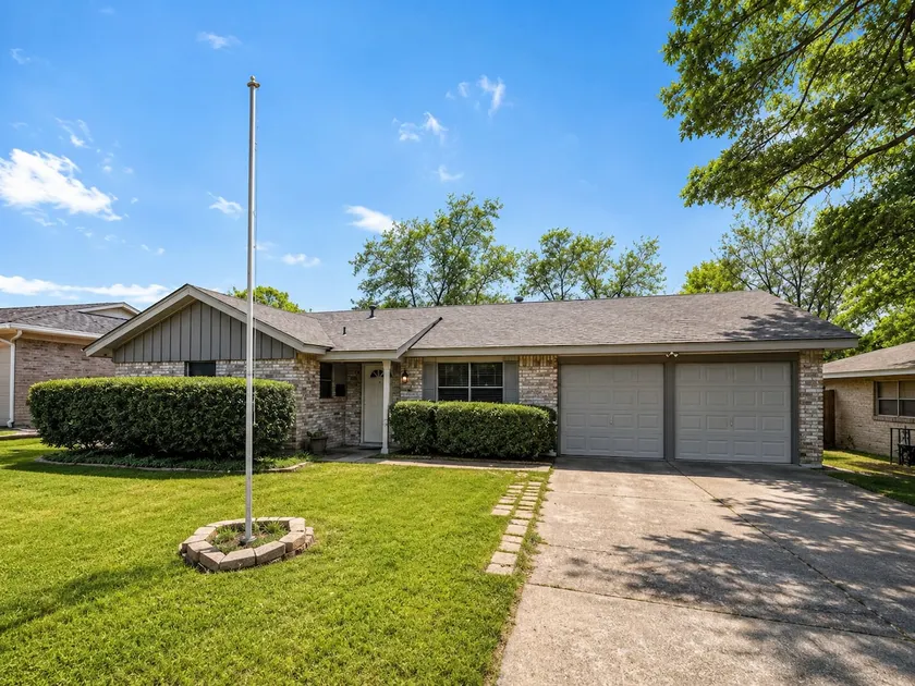 Spacious Euless Stay • 4BR Home w/ Yard + Garage! - Image 1