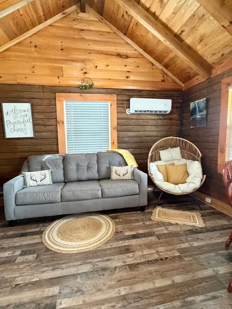 Couples Retreat• Fireplace• Hot Tub• - Image 1