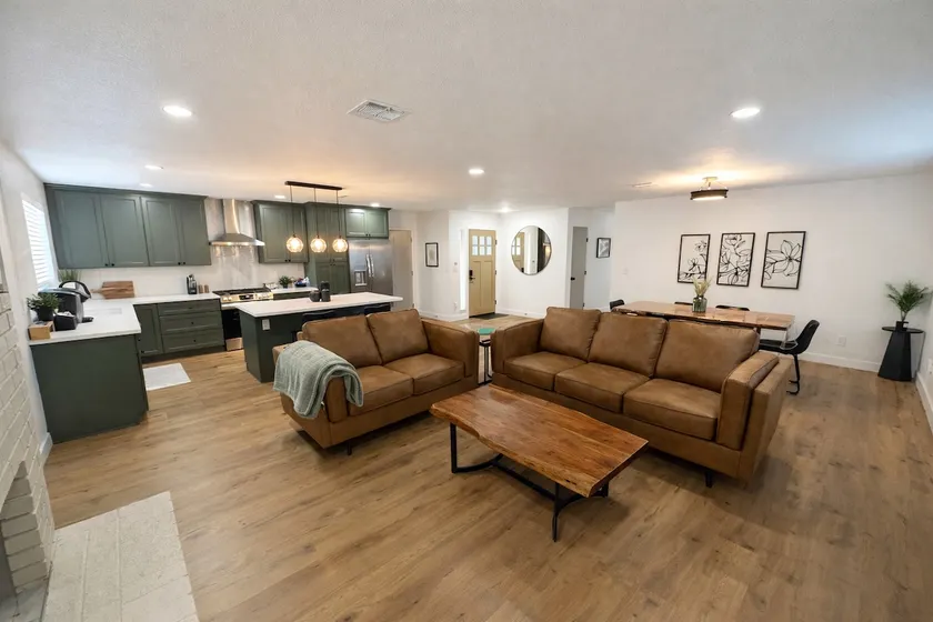 Stylish fully remodeled Modesto house - Image 1