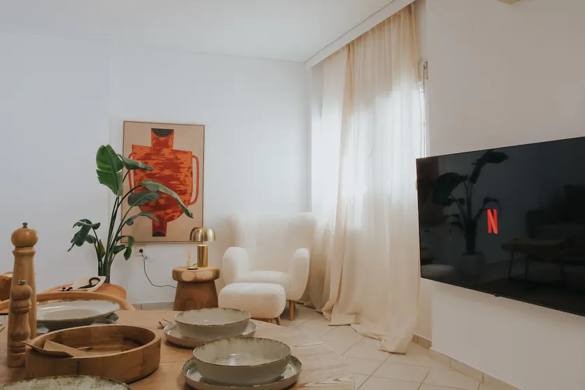 The Boho Blue ground floor apartment, courtyard with a view! - Image 1