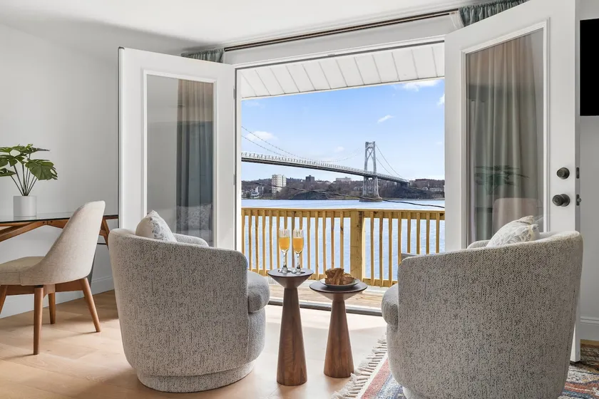 Hudson Escape W Hot Tub Bridge View - Image 1