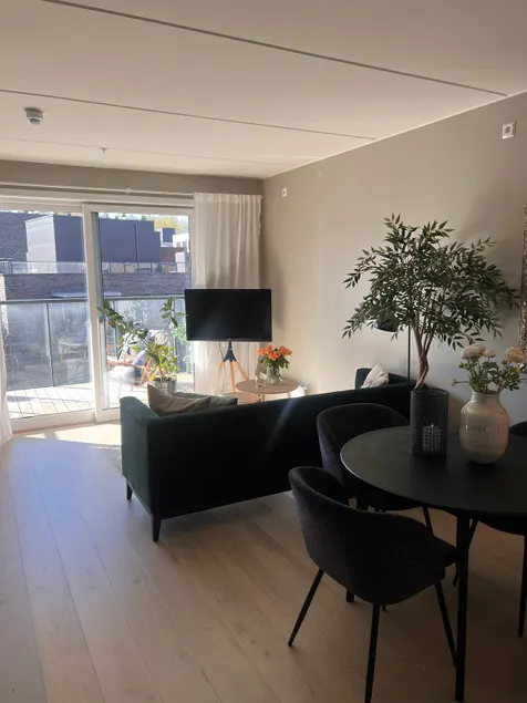 Bright, stylish apartment with a sunny balcony close to nature - Image 1