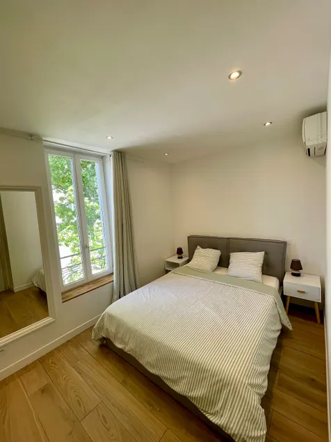 Bright 3-bedroom apartment with balcony Narbonne center - Image 1