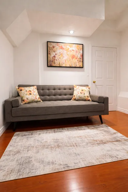 Toronto Entire Spacious 2BR| 2 baths| free parking - Image 1