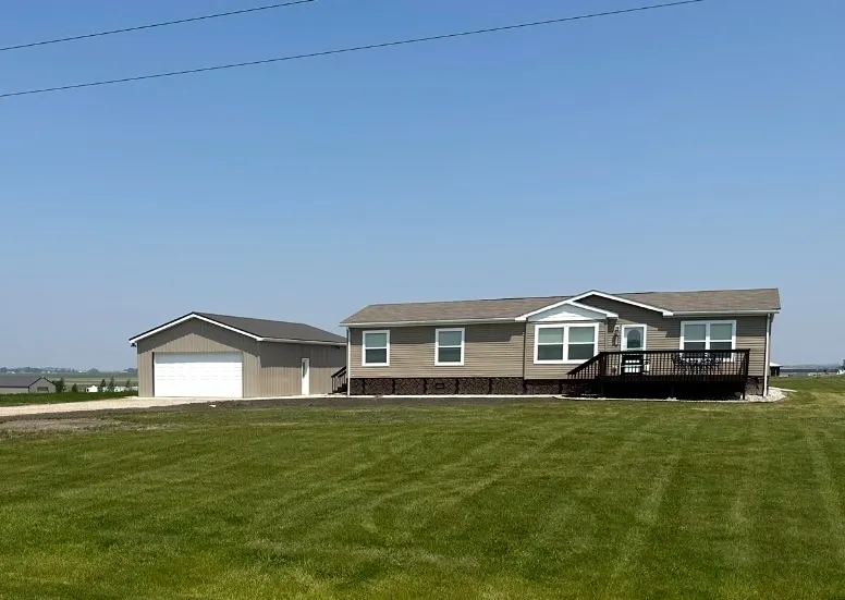 The Reel Deal in Devils Lake – Boat Launch Nearby - Image 1