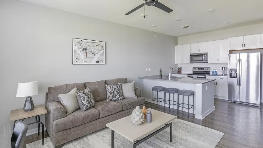 Landing | Incredible 1BD, Gym, Pool - Image 1