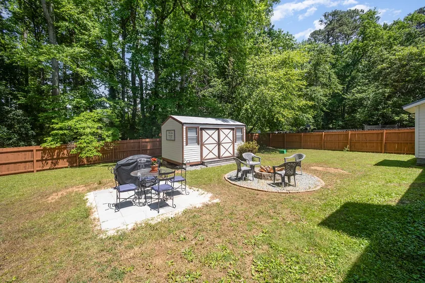 Blissful backyard near Raleigh! - Image 1