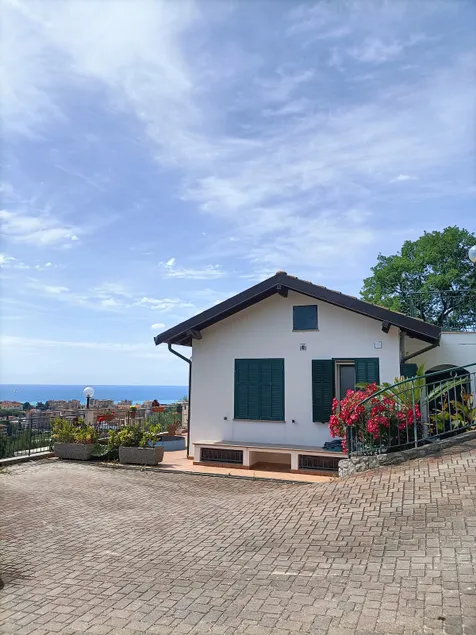 Roque house with sea view and parking included - Image 1