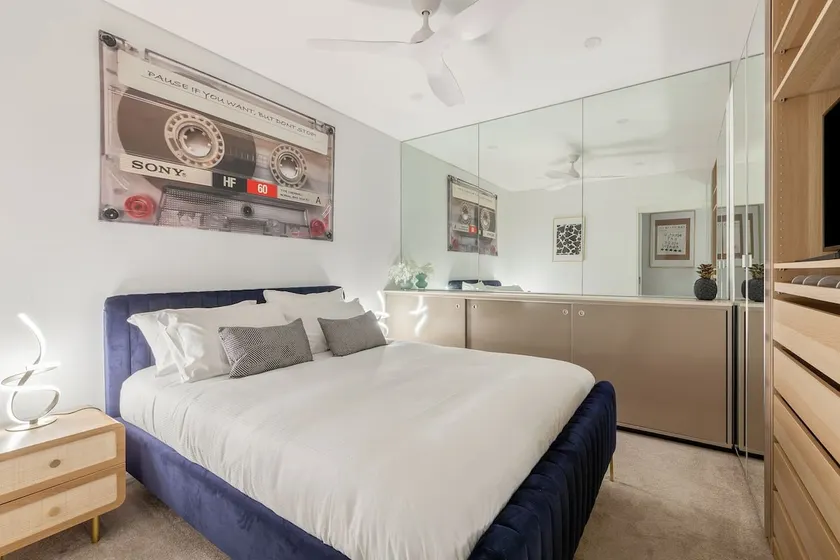Press Play - Stylish Base in Darlinghurst Dining Hub - Image 1
