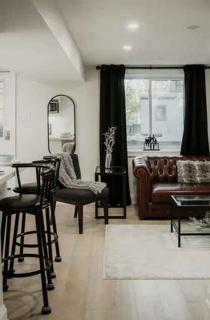 Cozy 2BR Barrie Suite | Fire Pit + Lake Nearby - Image 1