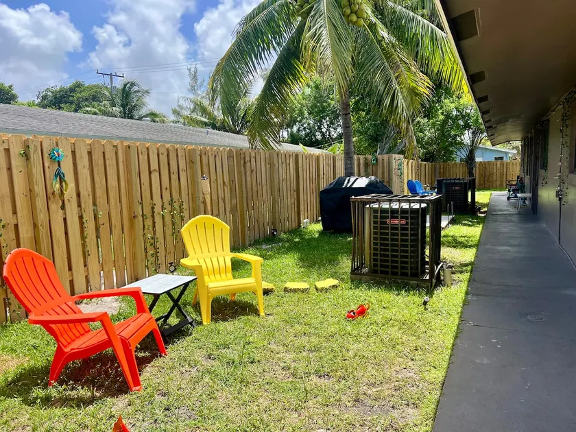 20% OFF | Golden Hour/BBQ/10 M Beach, Airport FL - Image 1