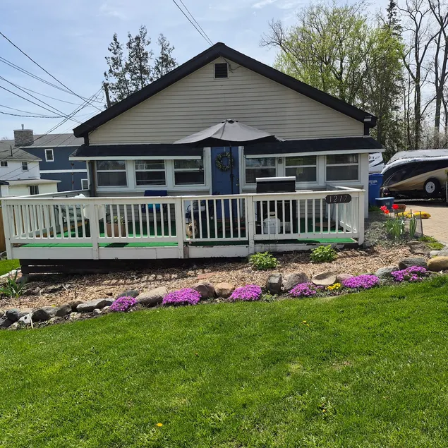 Sunrise cottage. Lake access to Lake Chemung - Image 1