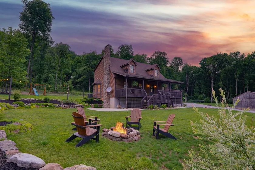 Uncharted Pines | Pickleball Court + Hot Tub - Image 1