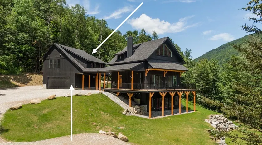 The Carriage House : Hot Tub|Games|Close to Slopes - Image 1