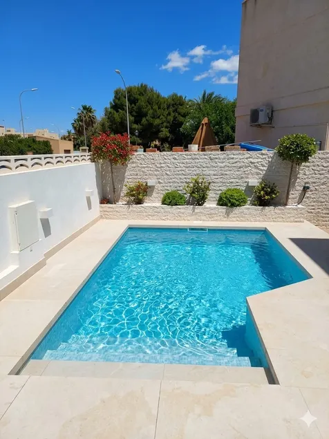 Villa with heated pool next to the sea - Image 1