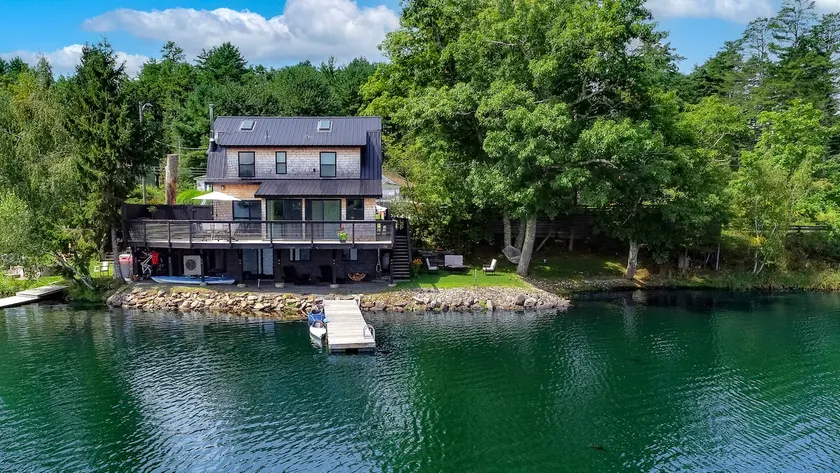 Waterfront Lake House Retreat with Kayaks & Bikes - Image 1