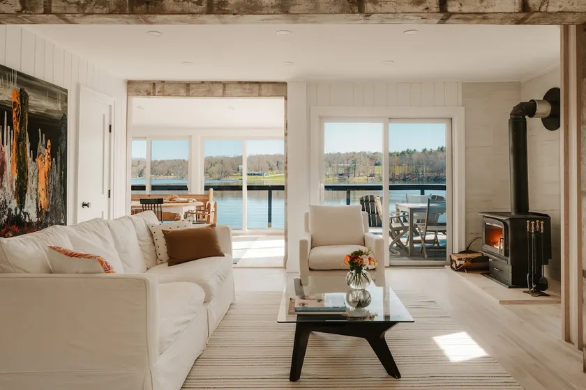 The Lake House w/ Kayaks, Bikes on the waterfront - Image 1