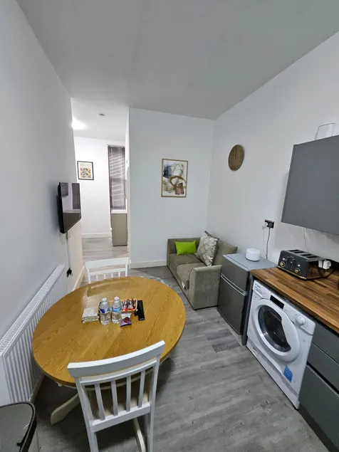 apartment 6 - Image 1