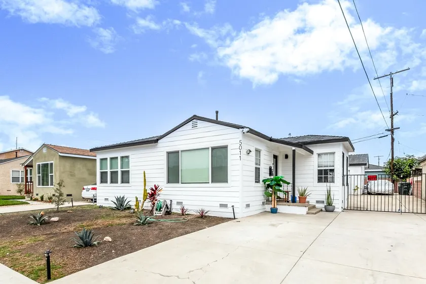 Pet Friendly Gem Near Beach, LAX & SoFi Stadium - Image 1