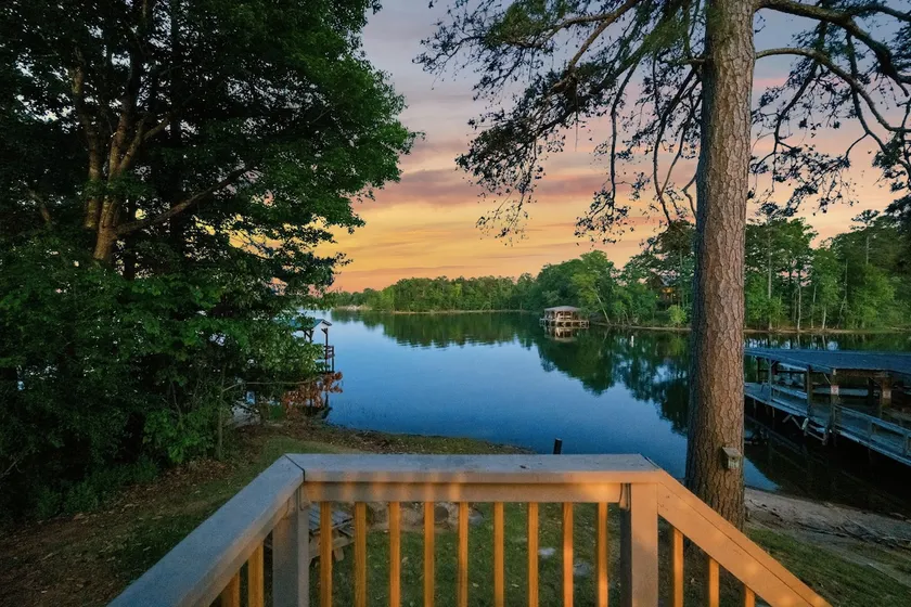 Cozy Lakefront | Firepit - Image 1