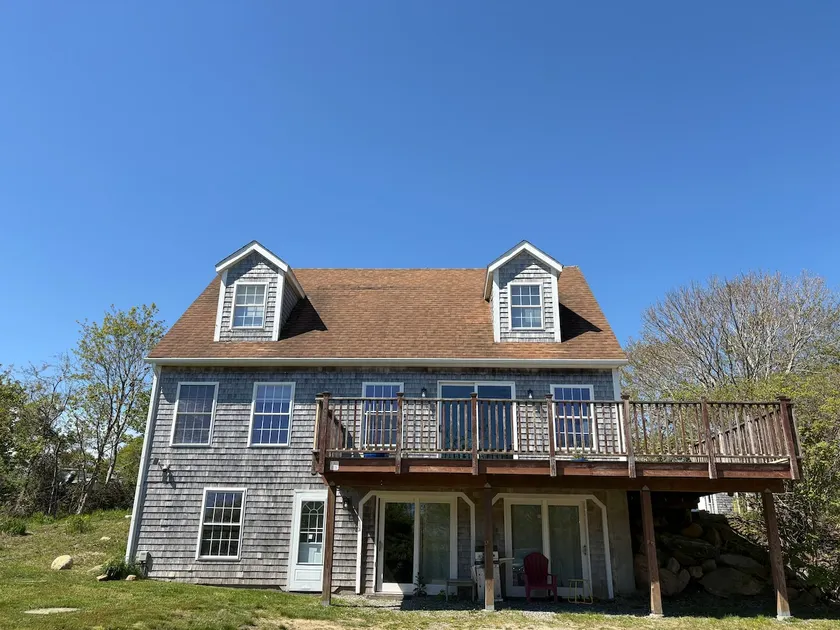 Easy Island Living – Spacious 4BR Retreat w/ AC - Image 1