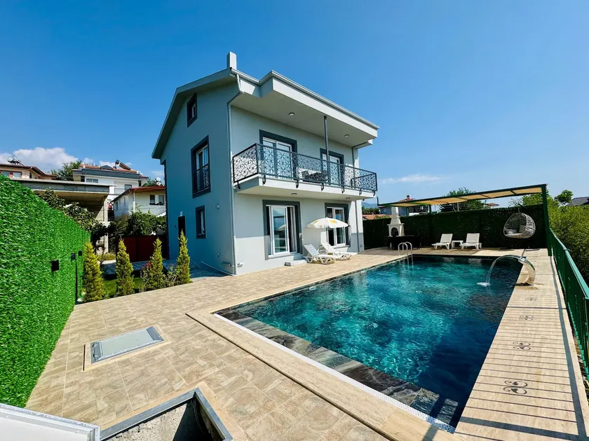 Nisa Villa - Image 1