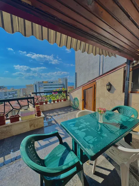 3+1 with sea views in the center - Image 1