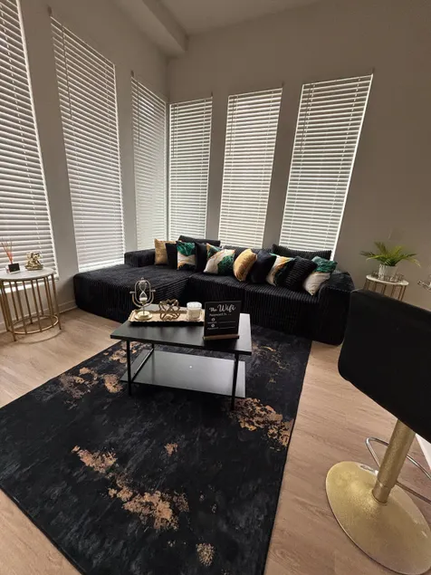Luxe Corner Loft| 2BD| Pool/Resort| Near Beltline - Image 1