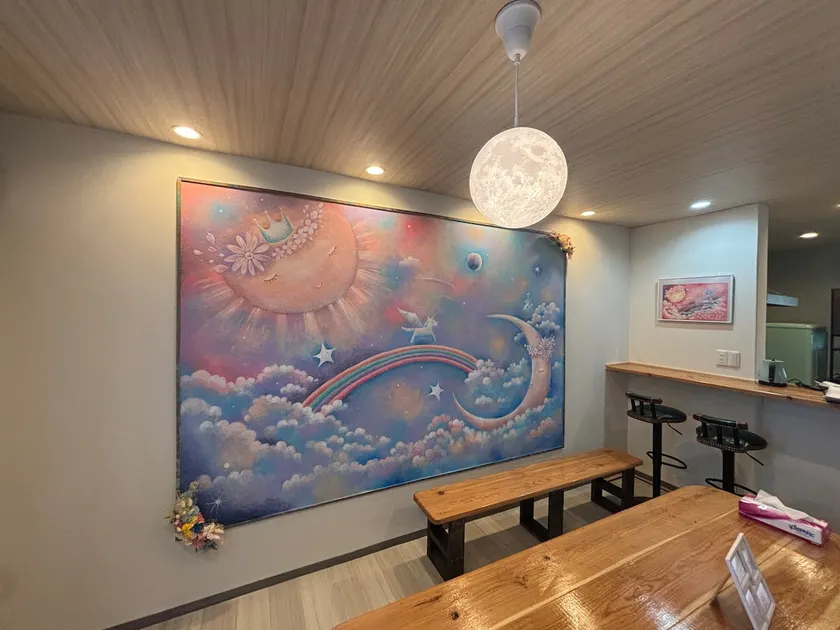 Secret base with paintings, 6 people, bouldering, crane game, hydrangea, cherry blossoms - Image 1