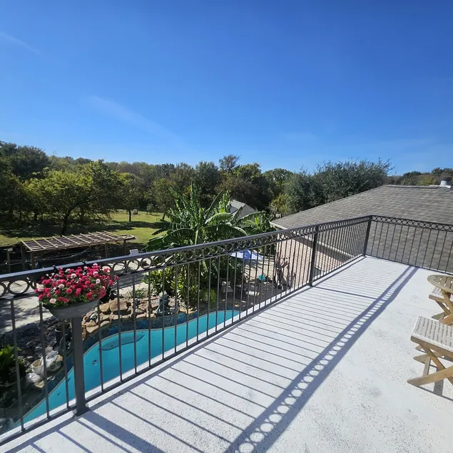 Large Suite- Scenic Balcony - Image 1