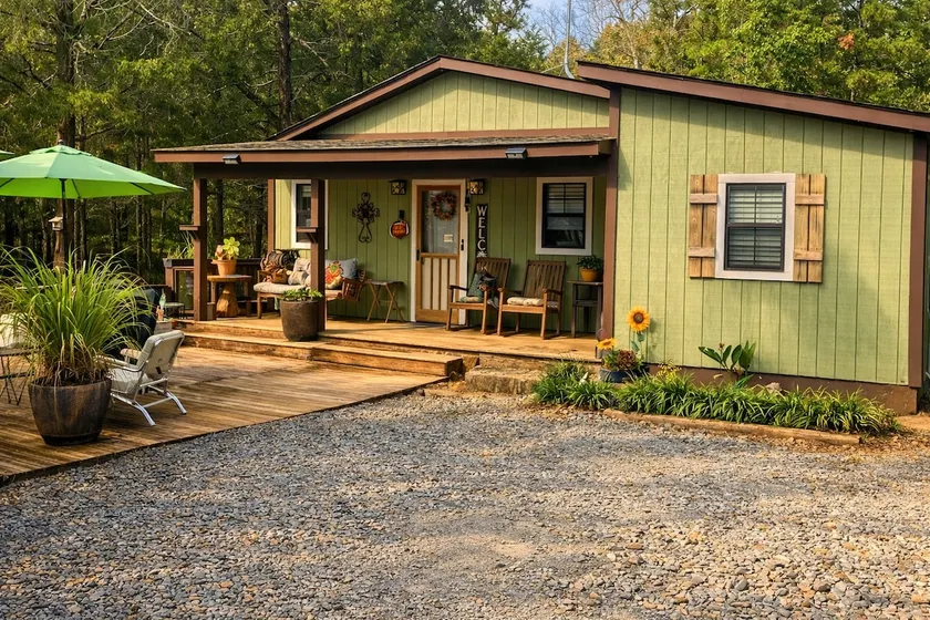 Cozy Greers Ferry Cabin • Hot Tub • Walk to Cove - Image 1