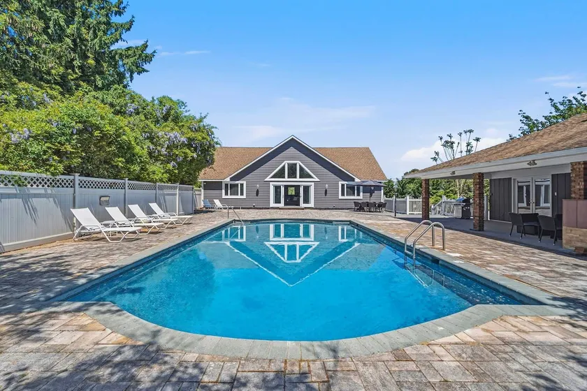 Sprawling Southampton hem med pool & jacuzzi och plats för hela familjen - Image 1