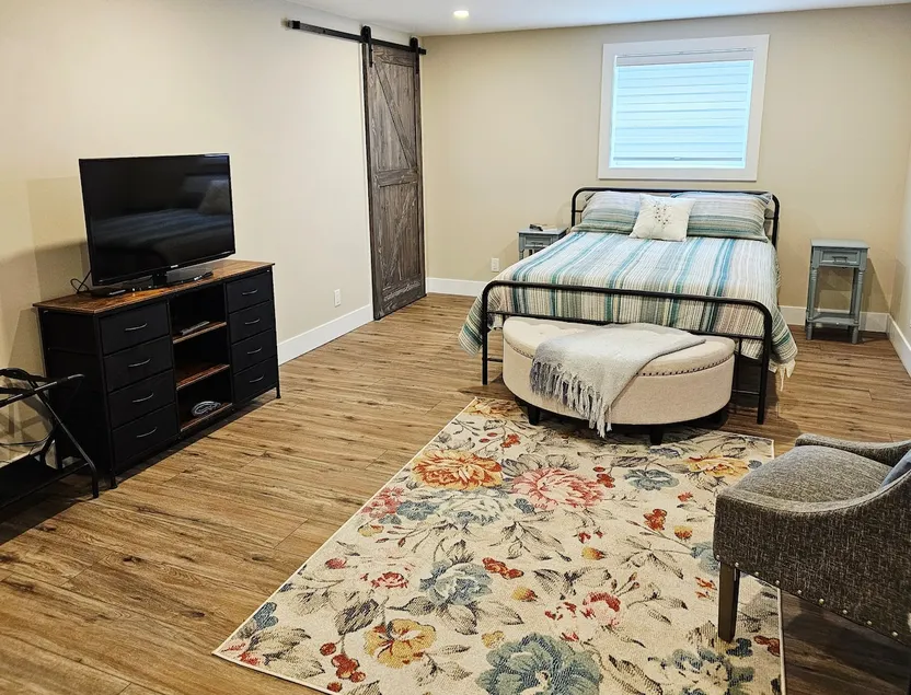 New Private Suite in Deer Lake - Image 1