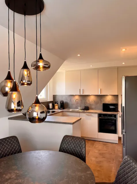 Deluxe Apartment - Image 1