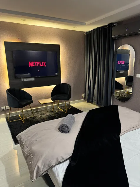 Trendy Netflix Studio Gulberg Heights ISB - Image 1
