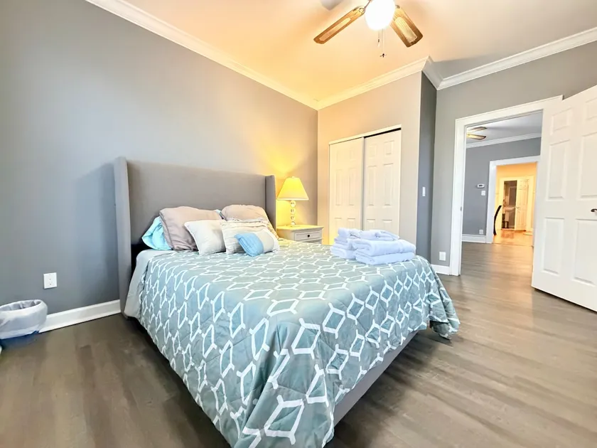 Spacious 1BR • Parking • Laundry • Near NYC - Image 1