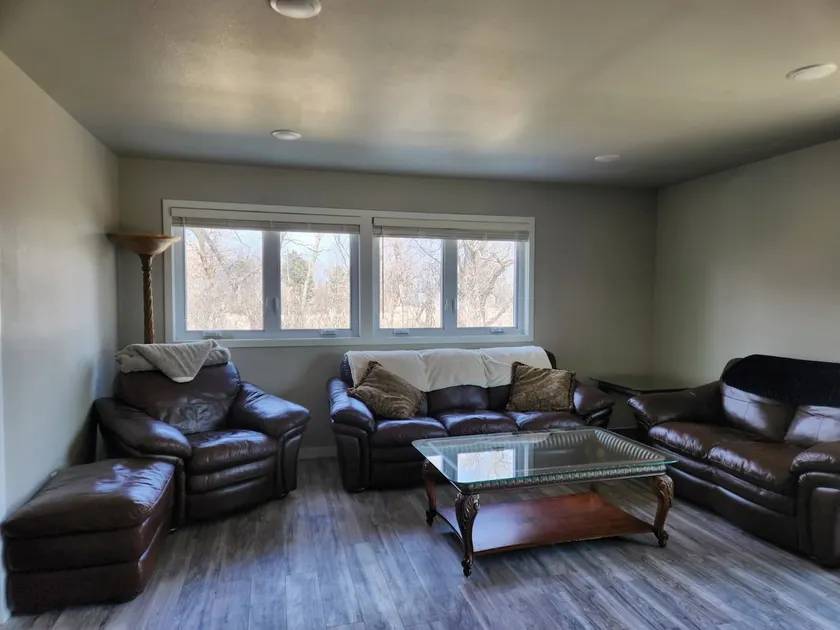Fargo Farmhouse sleeps 7 comfortably! - Image 1