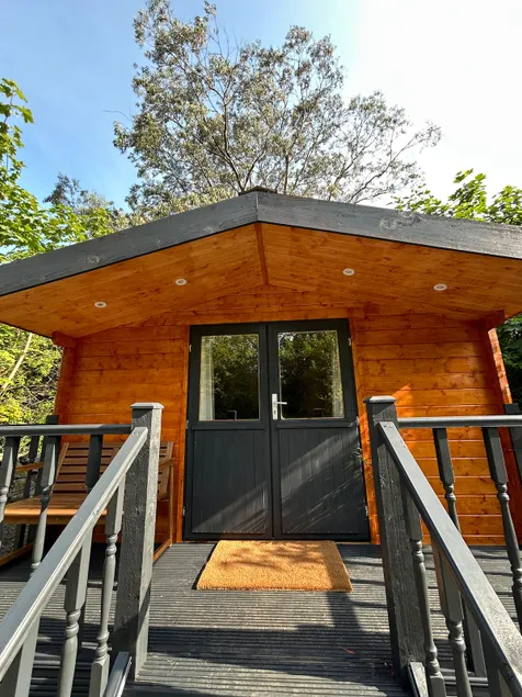 Cabin at the foot of Snowdon - Image 1