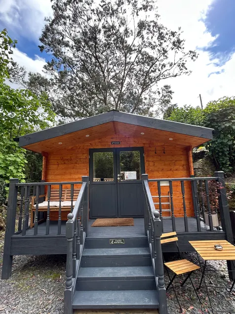 Cabin at the foot of Snowdon - Image 1