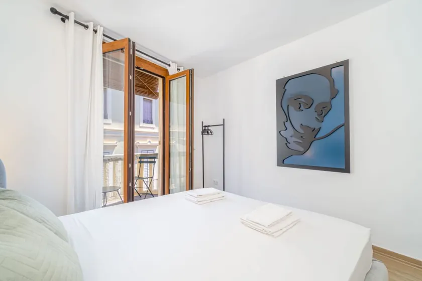 Dali Art Casco Antiguo Figueres, Apartment with. - Image 1