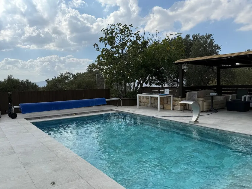 Green Park Cottage with heated pool and Jacuzzi - Image 1