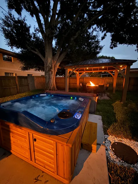 Private Hot Tub — Close to Beaches — Fun Game Room - Image 1