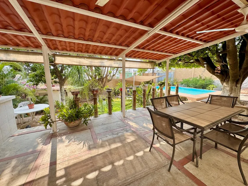 House for 10 people with heated pool - Image 1