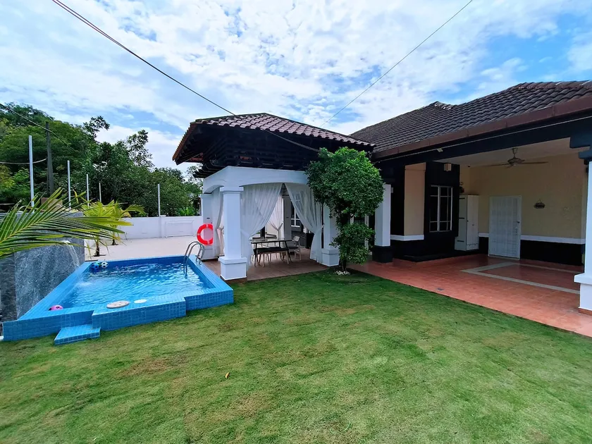 Luxpro Private Pool Bungalow Seremban - Image 1